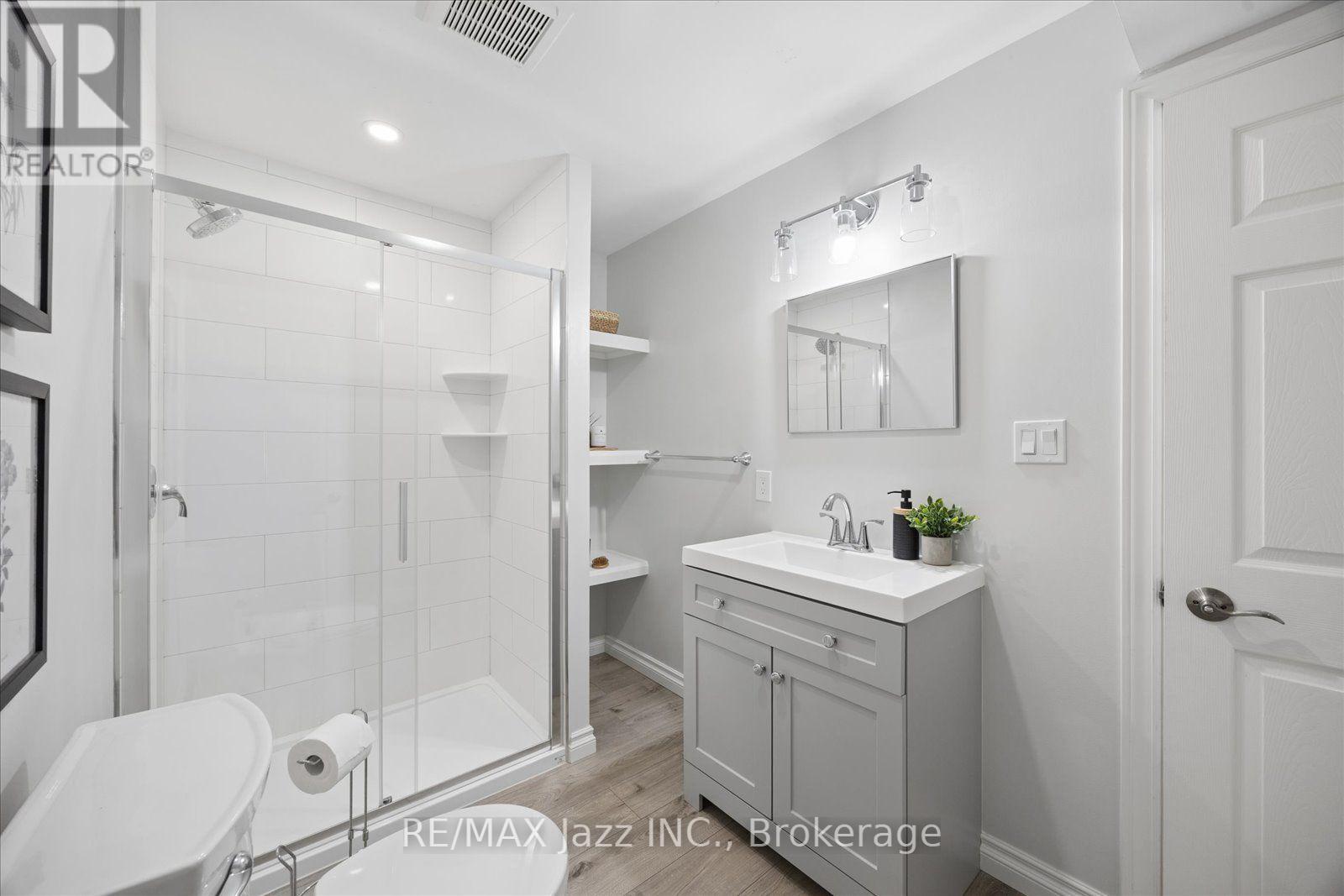 35 Ward Street, Whitby, Ontario  L1M 1G9 - Photo 25 - E13867652