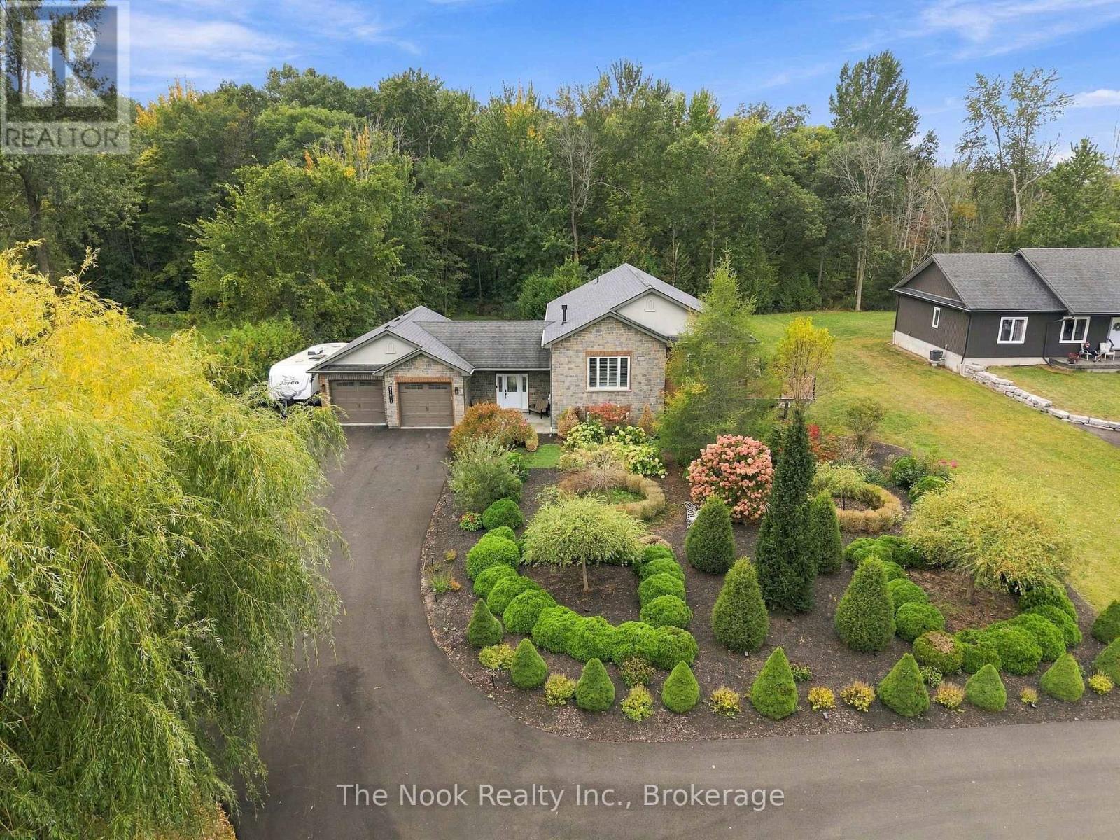 21611 Loyalist Parkway, Prince Edward County, Ontario  K0K 1L0 - Photo 1 - X13862056