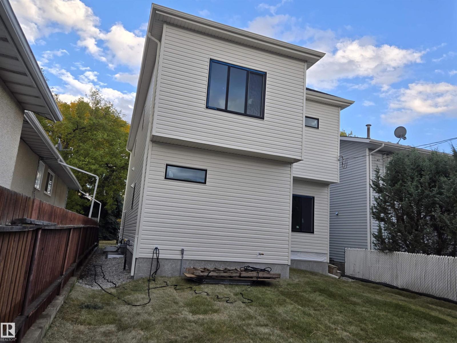 9216 91 St NW, Edmonton, Alberta  T6C 3N8 - Photo 46 - E4500961
