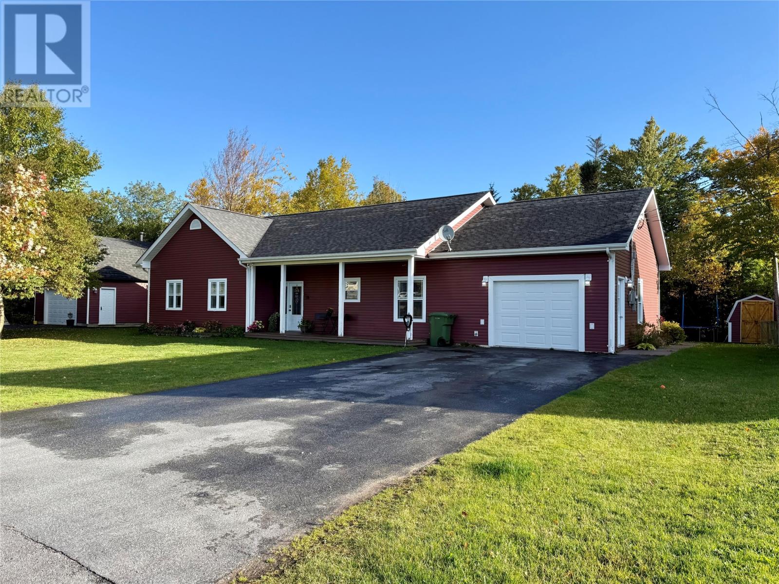 2A Riverside Drive, Deer Lake