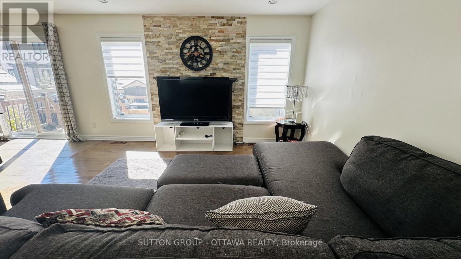 608 Clearbrook Drive, Ottawa, Ontario  K2J 5S2 - Photo 4 - X13868058