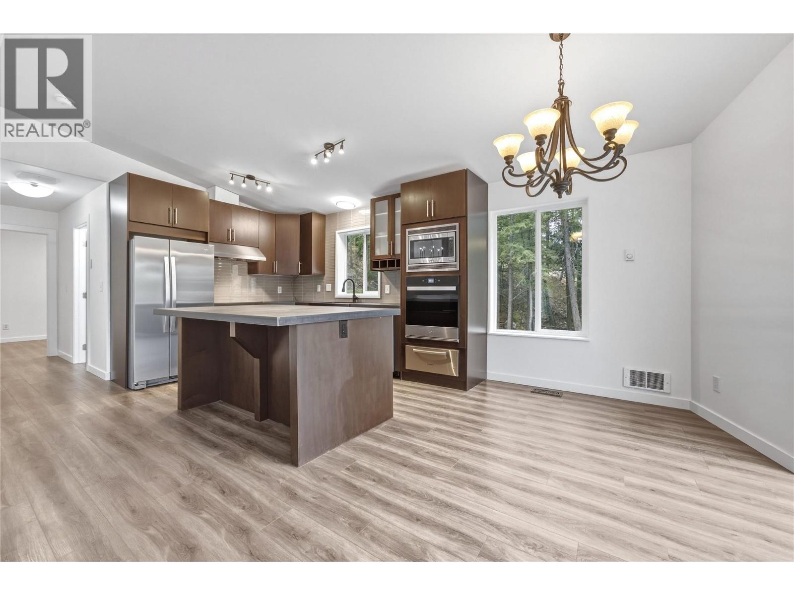 10824 Westshore Road, Vernon, British Columbia  V1H 2C3 - Photo 9 - 10402745