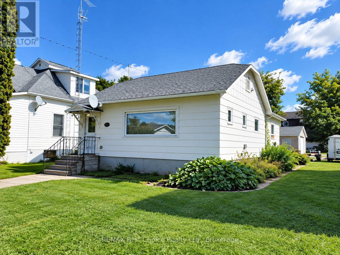 216 SECOND STREET STREET, Rainy River, Ontario