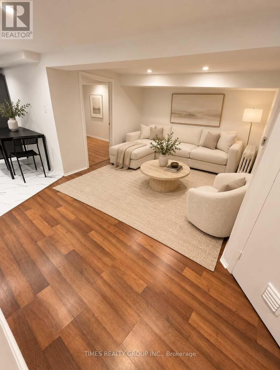 LOWER - 24 COOLMINE ROAD, Toronto, Ontario