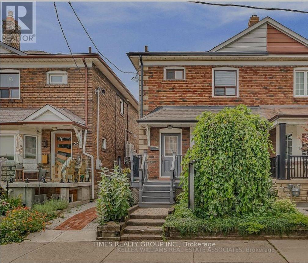 Lower - 24 Coolmine Road, Toronto, Ontario  M6J 3E9 - Photo 3 - C13867918