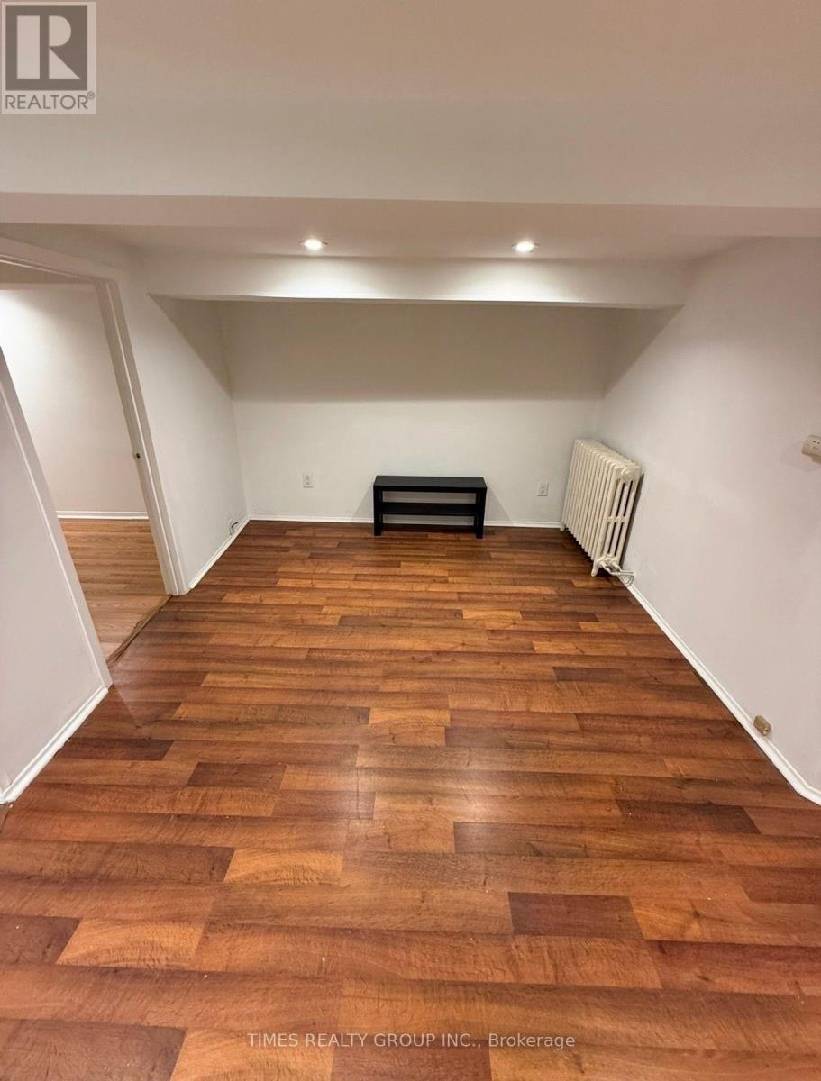 Lower - 24 Coolmine Road, Toronto, Ontario  M6J 3E9 - Photo 7 - C13867918