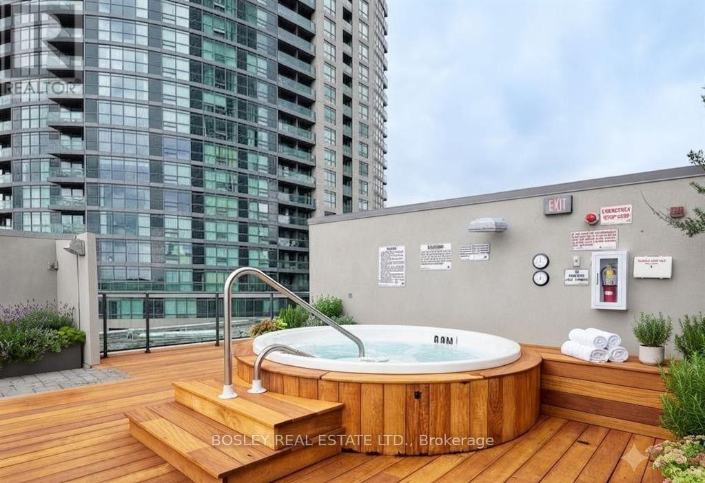 414 - 215 Fort York Boulevard, Toronto, Ontario  M5V 4A2 - Photo 14 - C13868036