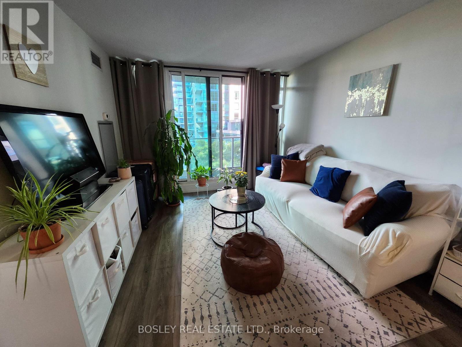 414 - 215 Fort York Boulevard, Toronto, Ontario  M5V 4A2 - Photo 4 - C13868036