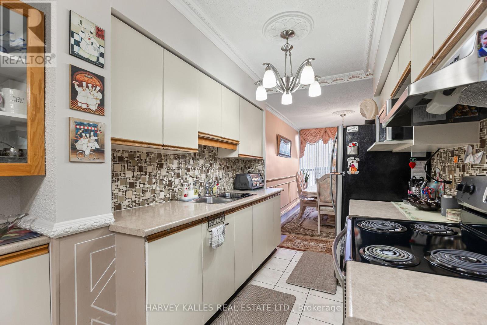 301 - 10 Crescent Town Road, Toronto, Ontario  M4C 5L3 - Photo 13 - E13867786