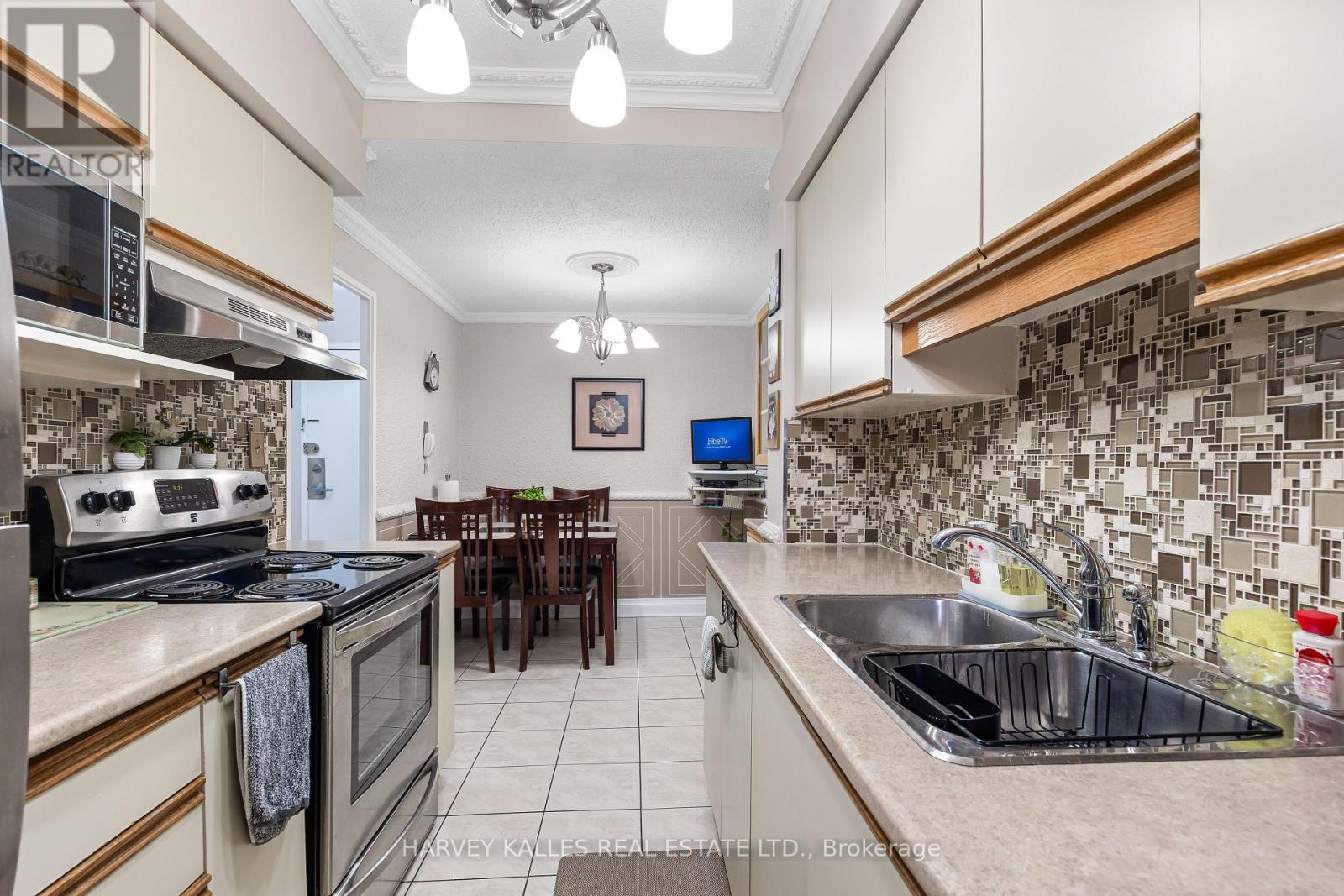 301 - 10 Crescent Town Road, Toronto, Ontario  M4C 5L3 - Photo 14 - E13867786