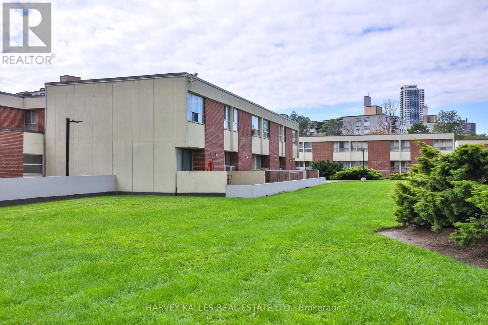 301 - 10 Crescent Town Road, Toronto, Ontario  M4C 5L3 - Photo 2 - E13867786