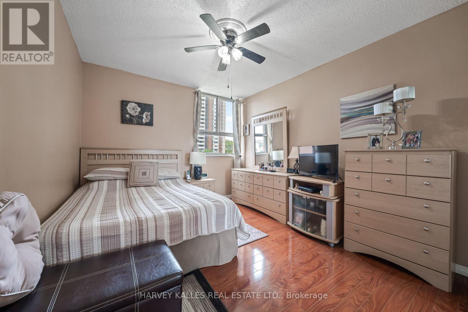 301 - 10 Crescent Town Road, Toronto, Ontario  M4C 5L3 - Photo 21 - E13867786