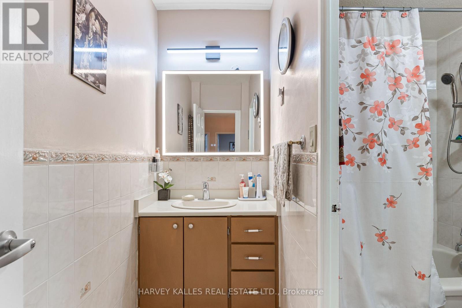 301 - 10 Crescent Town Road, Toronto, Ontario  M4C 5L3 - Photo 25 - E13867786