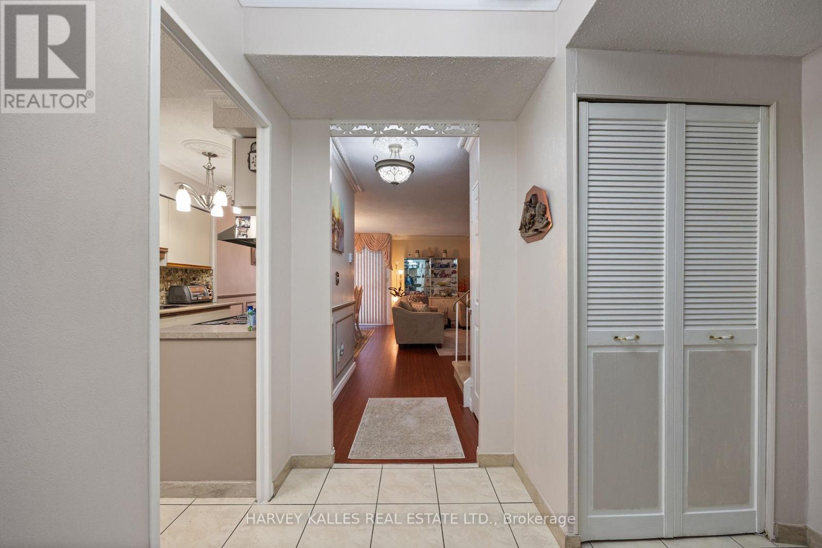 301 - 10 Crescent Town Road, Toronto, Ontario  M4C 5L3 - Photo 5 - E13867786