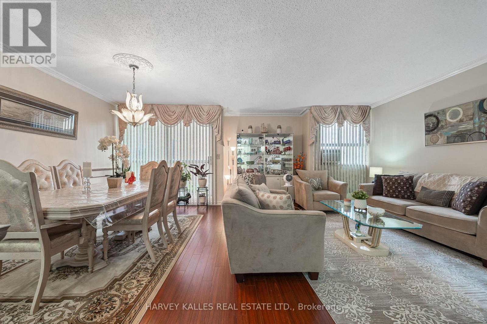 301 - 10 Crescent Town Road, Toronto, Ontario  M4C 5L3 - Photo 7 - E13867786
