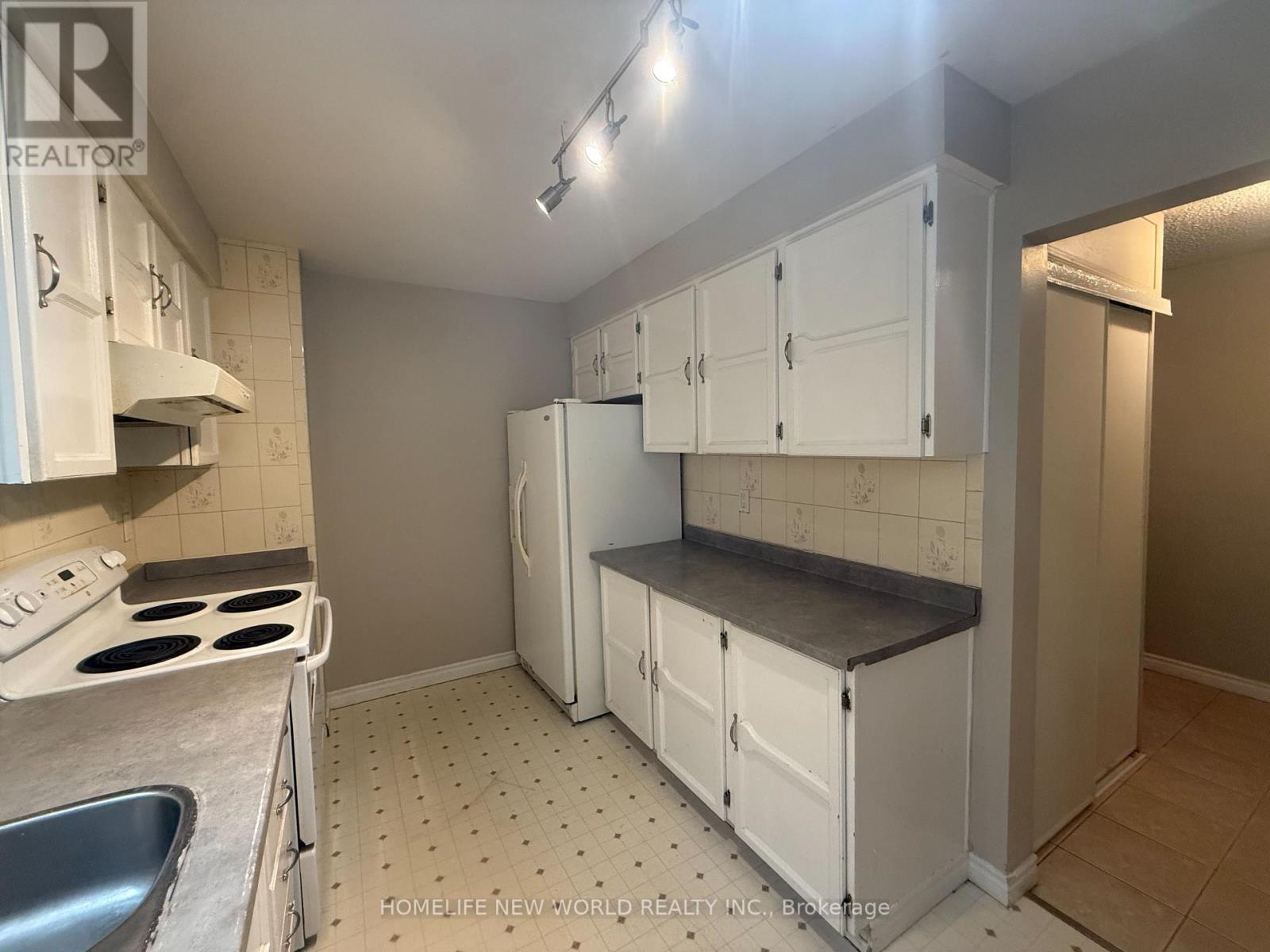 Main, Lower - 12 Jacob Drive, Whitby, Ontario  L1P 1B1 - Photo 7 - E13867862