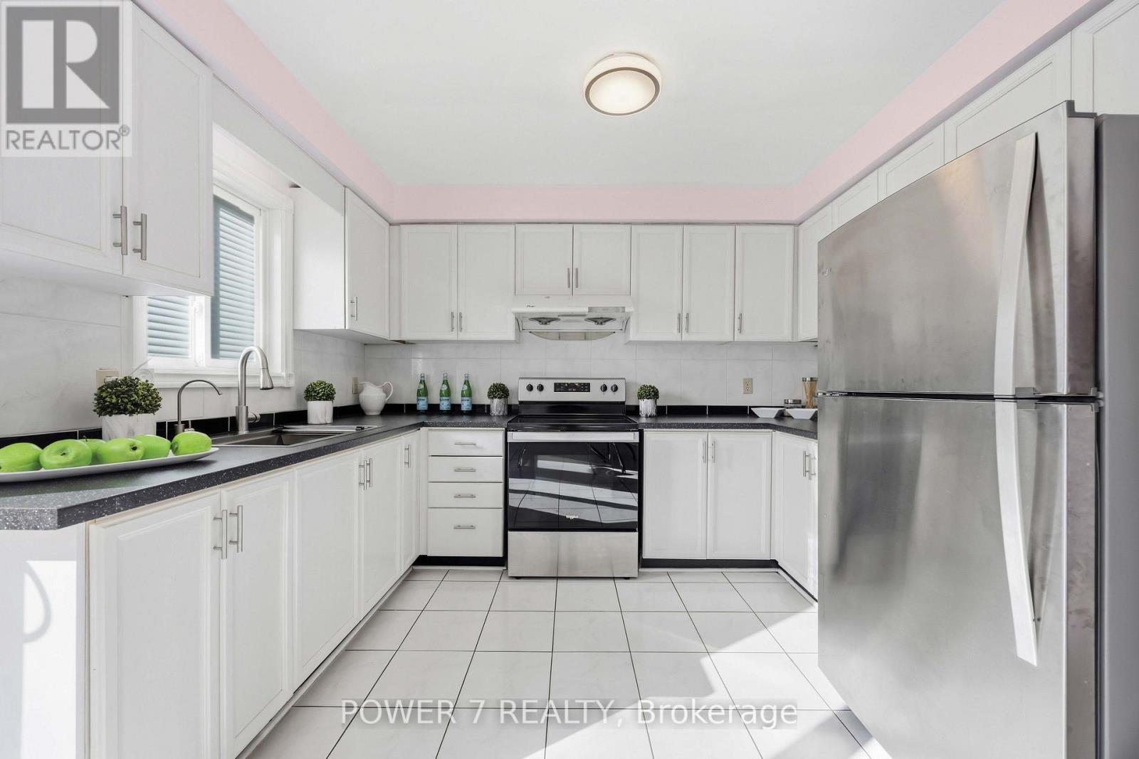98 Sullivan Drive, Ajax, Ontario  L1T 3P2 - Photo 22 - E13867968