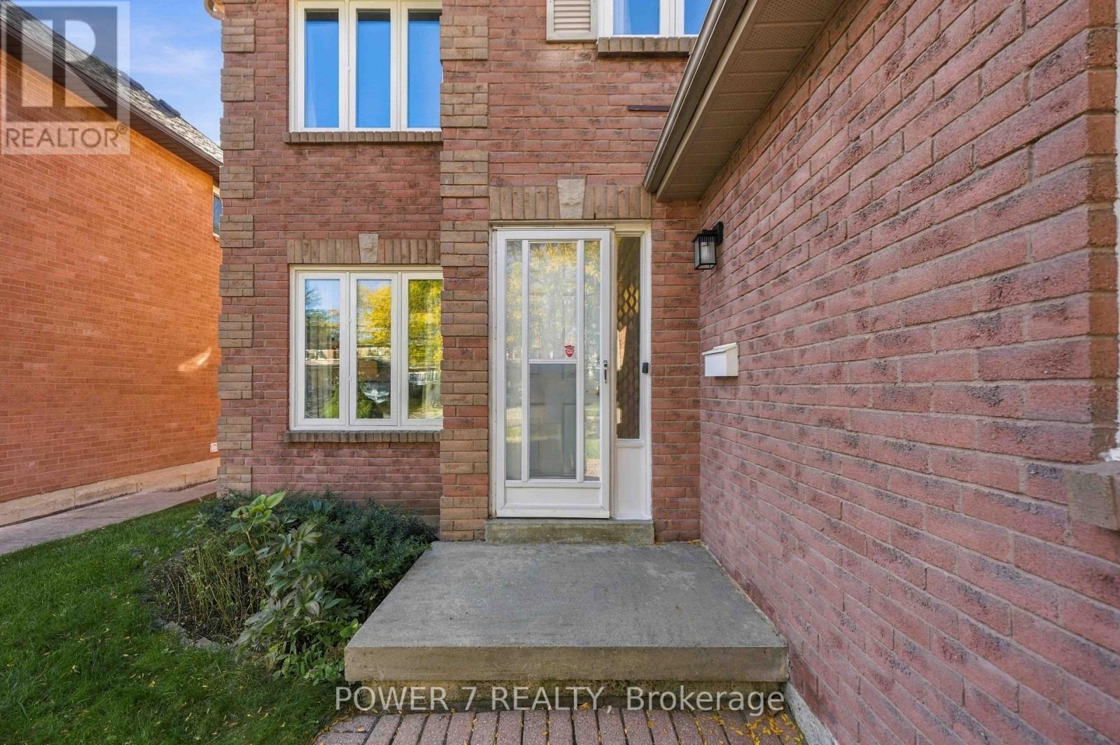 98 Sullivan Drive, Ajax, Ontario  L1T 3P2 - Photo 4 - E13867968