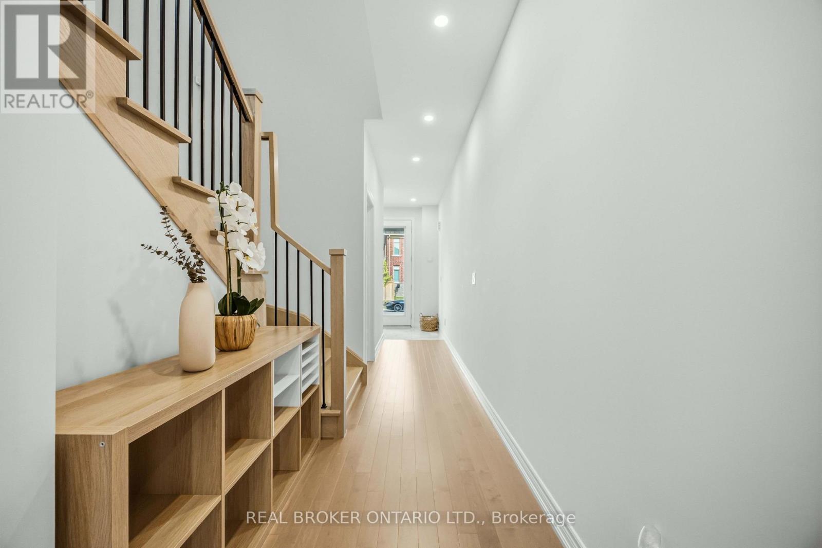 12 Seedling Crescent, Whitchurch-Stouffville, Ontario  L4A 4V4 - Photo 4 - N13867962