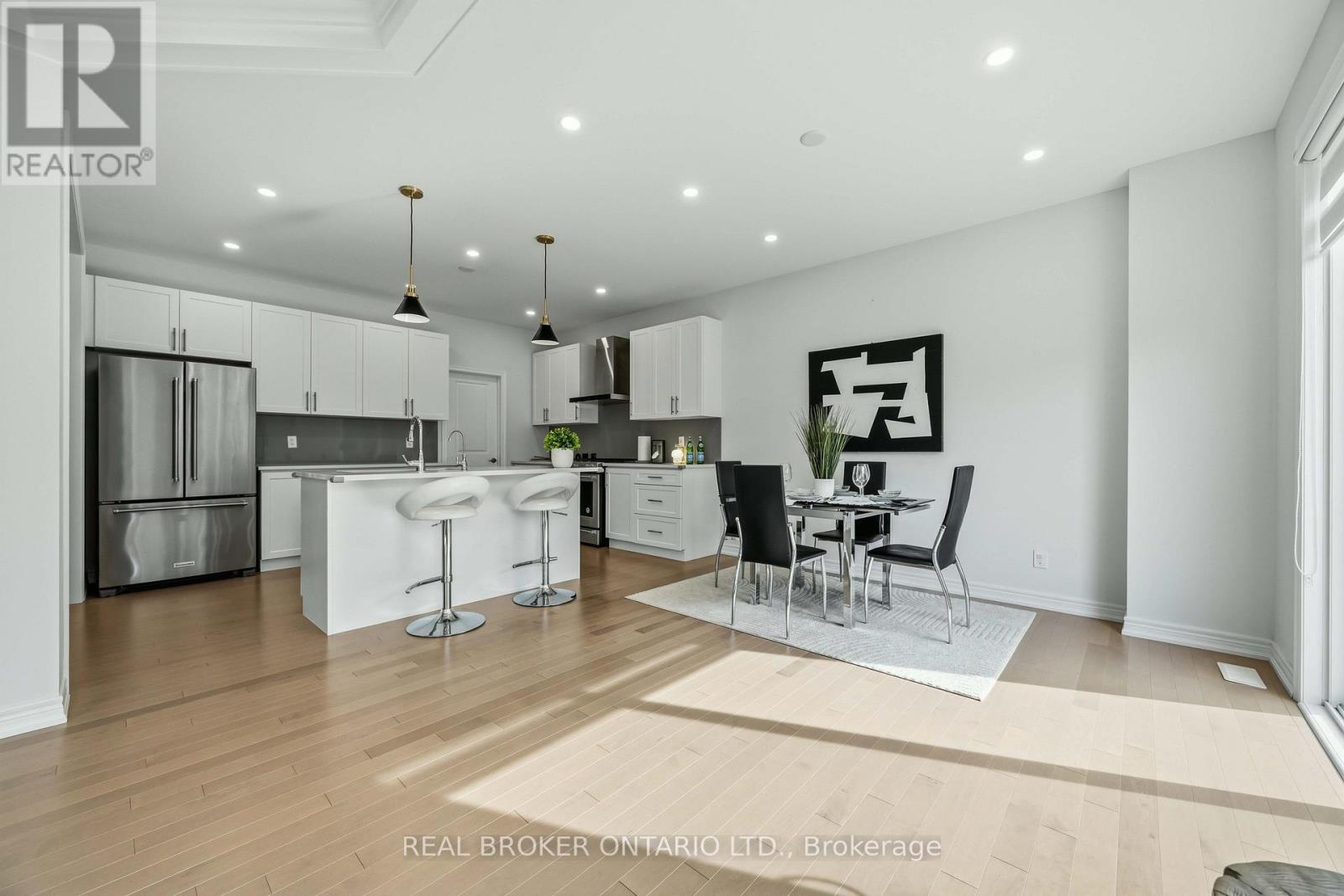 12 Seedling Crescent, Whitchurch-Stouffville, Ontario  L4A 4V4 - Photo 7 - N13867962