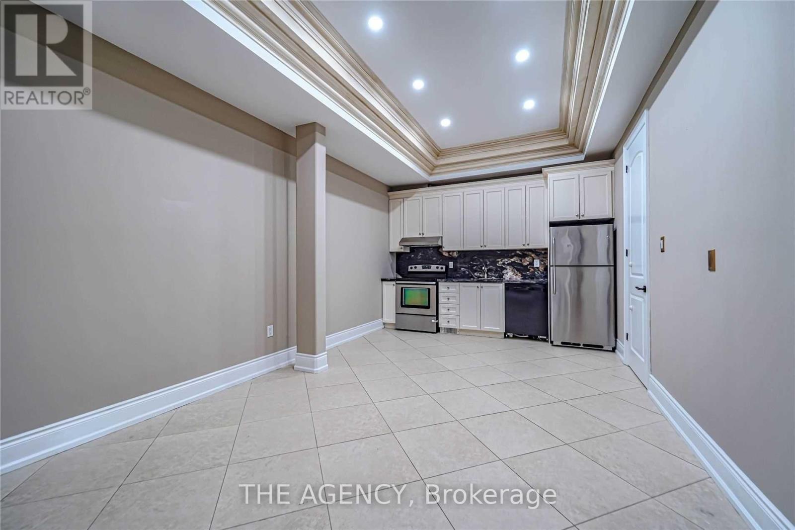 Main Floor - 83 Elm Avenue, Richmond Hill, Ontario  L4C 6K8 - Photo 5 - N13867972