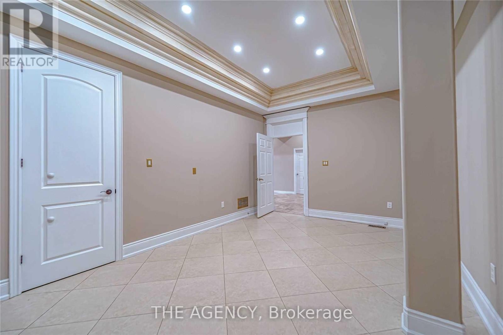 Main Floor - 83 Elm Avenue, Richmond Hill, Ontario  L4C 6K8 - Photo 6 - N13867972