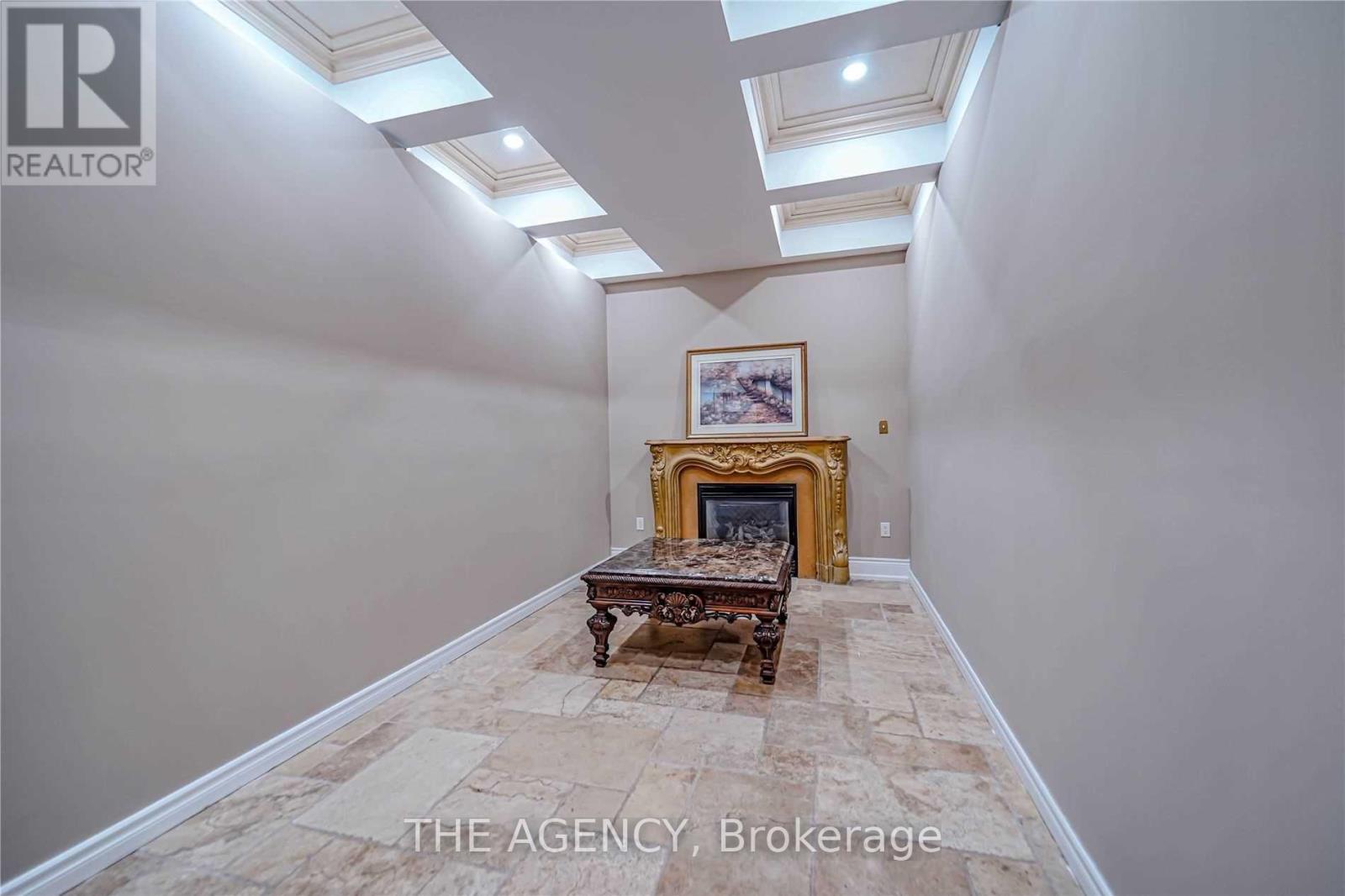 Main Floor - 83 Elm Avenue, Richmond Hill, Ontario  L4C 6K8 - Photo 7 - N13867972