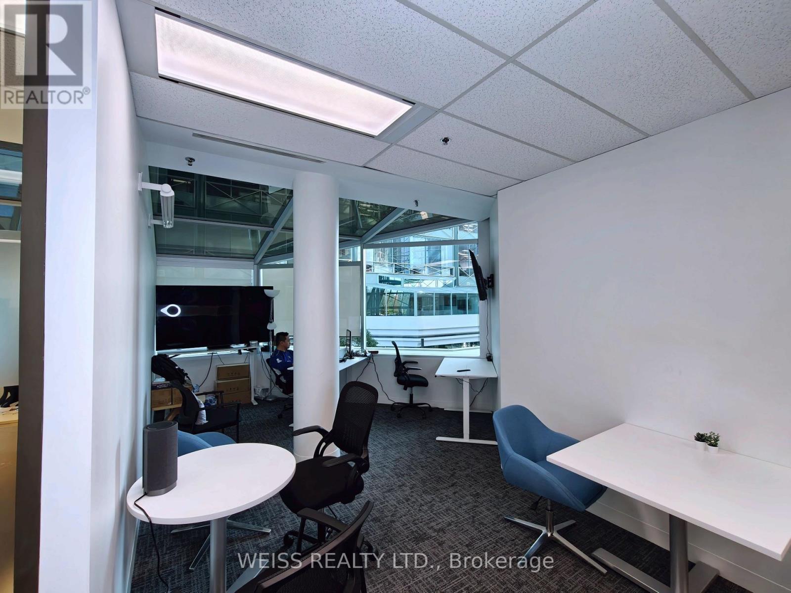 E201 - 675 Cochrane Drive, Markham, Ontario  L3R 0B8 - Photo 17 - N13868034