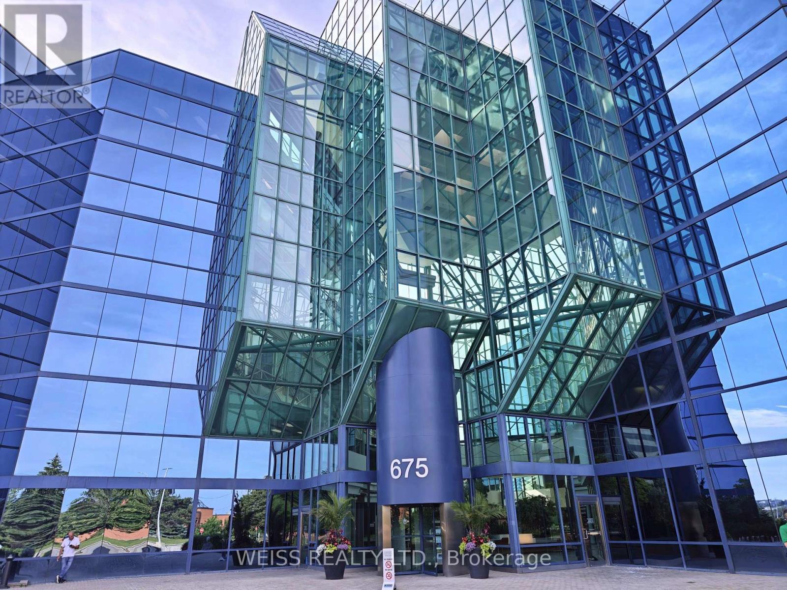 E201 - 675 Cochrane Drive, Markham, Ontario  L3R 0B8 - Photo 4 - N13868034