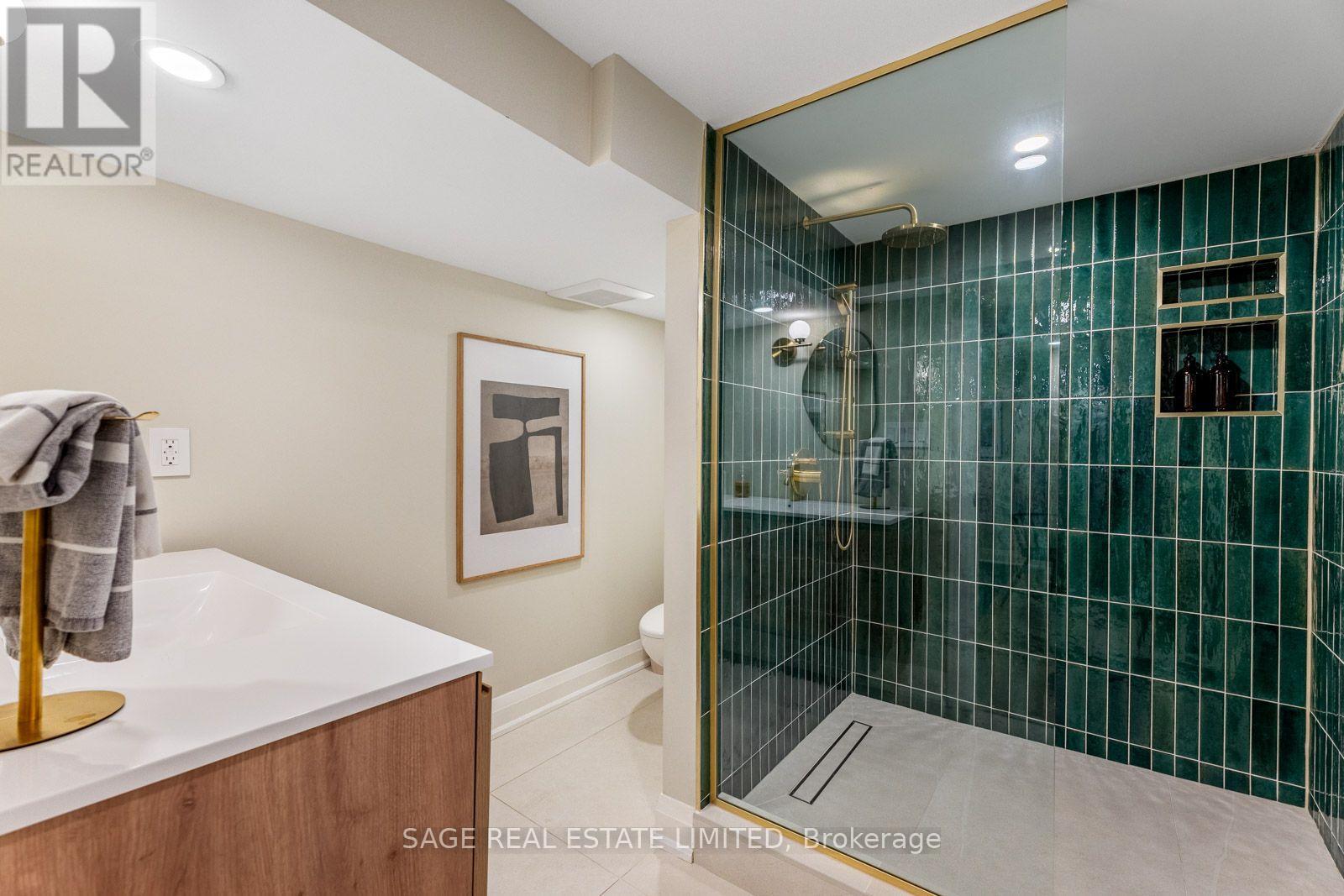 6 Westrose Avenue, Toronto, Ontario  M8X 2A1 - Photo 42 - W13867838