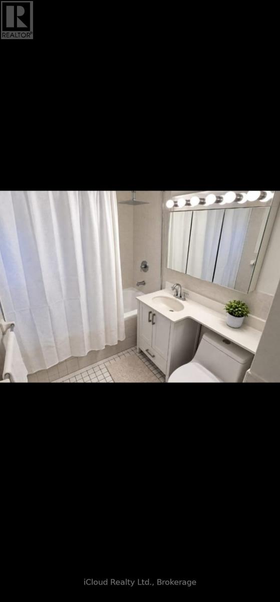Upper - 27 Inchcliffe Crescent, Toronto, Ontario  M9P 2N2 - Photo 12 - W13867864