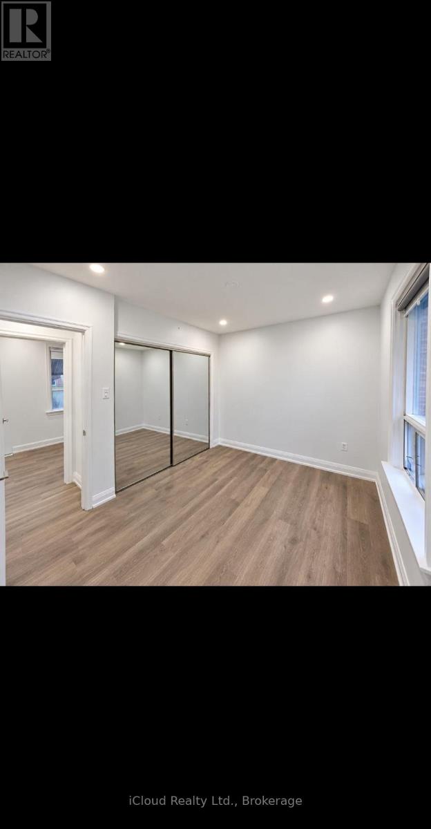 Upper - 27 Inchcliffe Crescent, Toronto, Ontario  M9P 2N2 - Photo 7 - W13867864