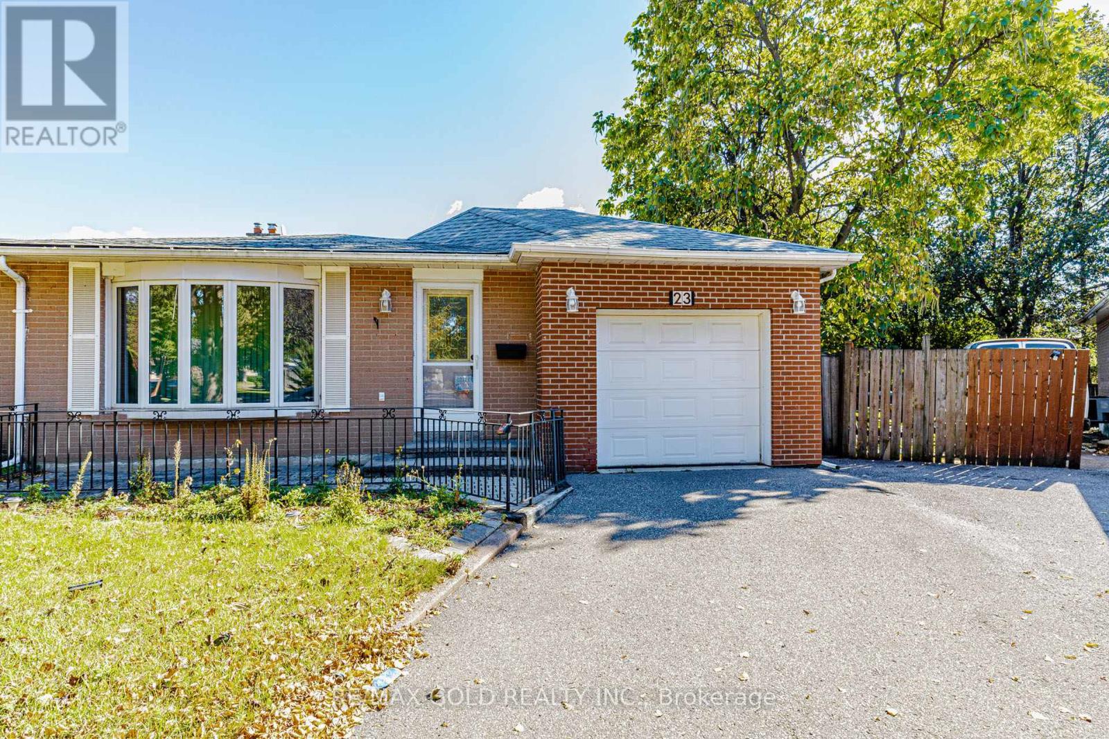 23 Brookdale Crescent, Brampton, Ontario  L6T 1M8 - Photo 4 - W13867872