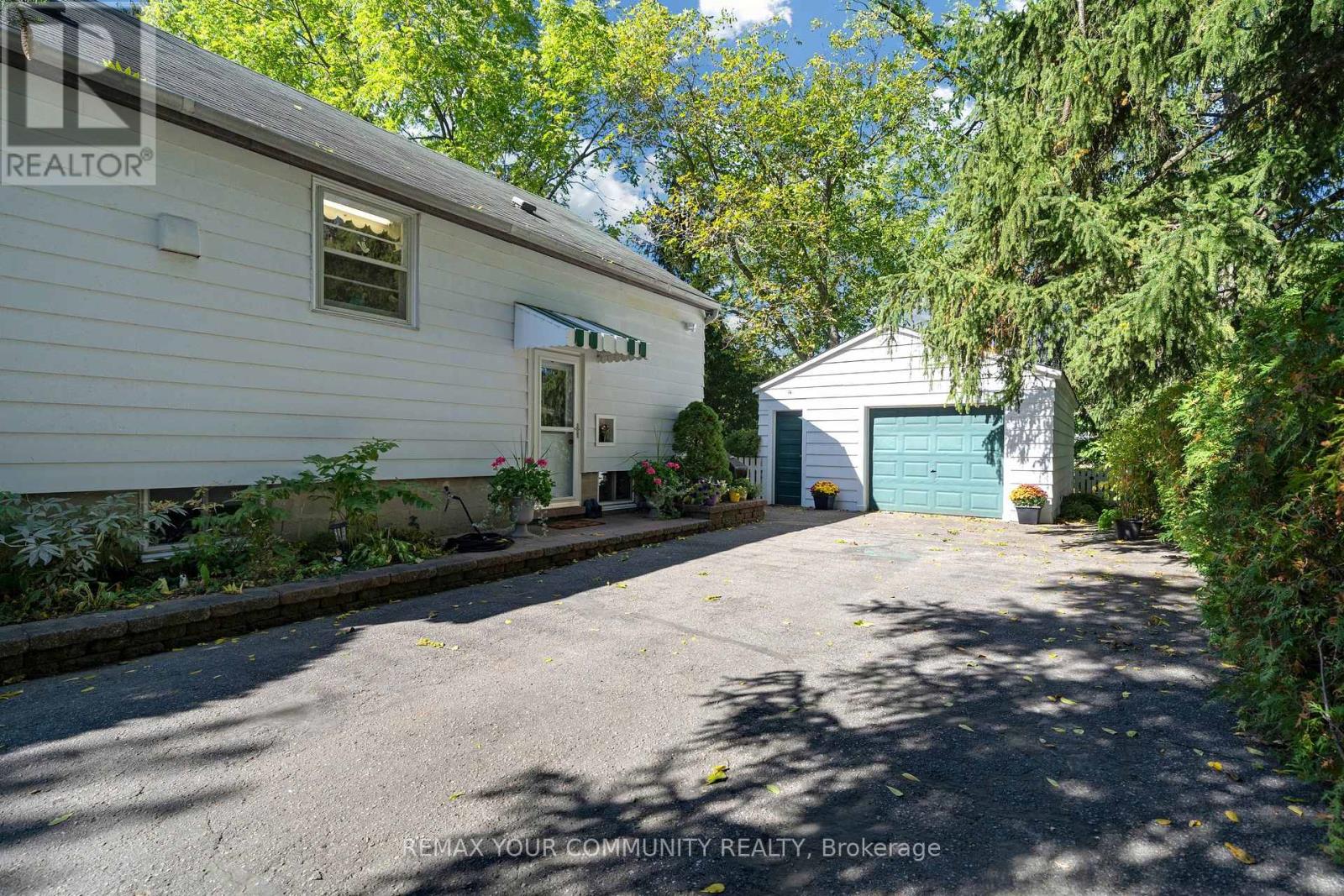 223 Richmond Street, Richmond Hill, Ontario  L4C 3Y9 - Photo 7 - N13599020