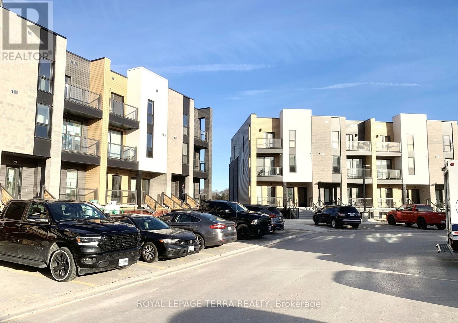 38 - 261 WOODBINE AVENUE, Kitchener, Ontario
