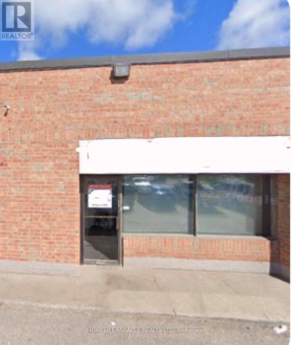 #24 - 8 STRATHEARN AVENUE, Brampton, Ontario