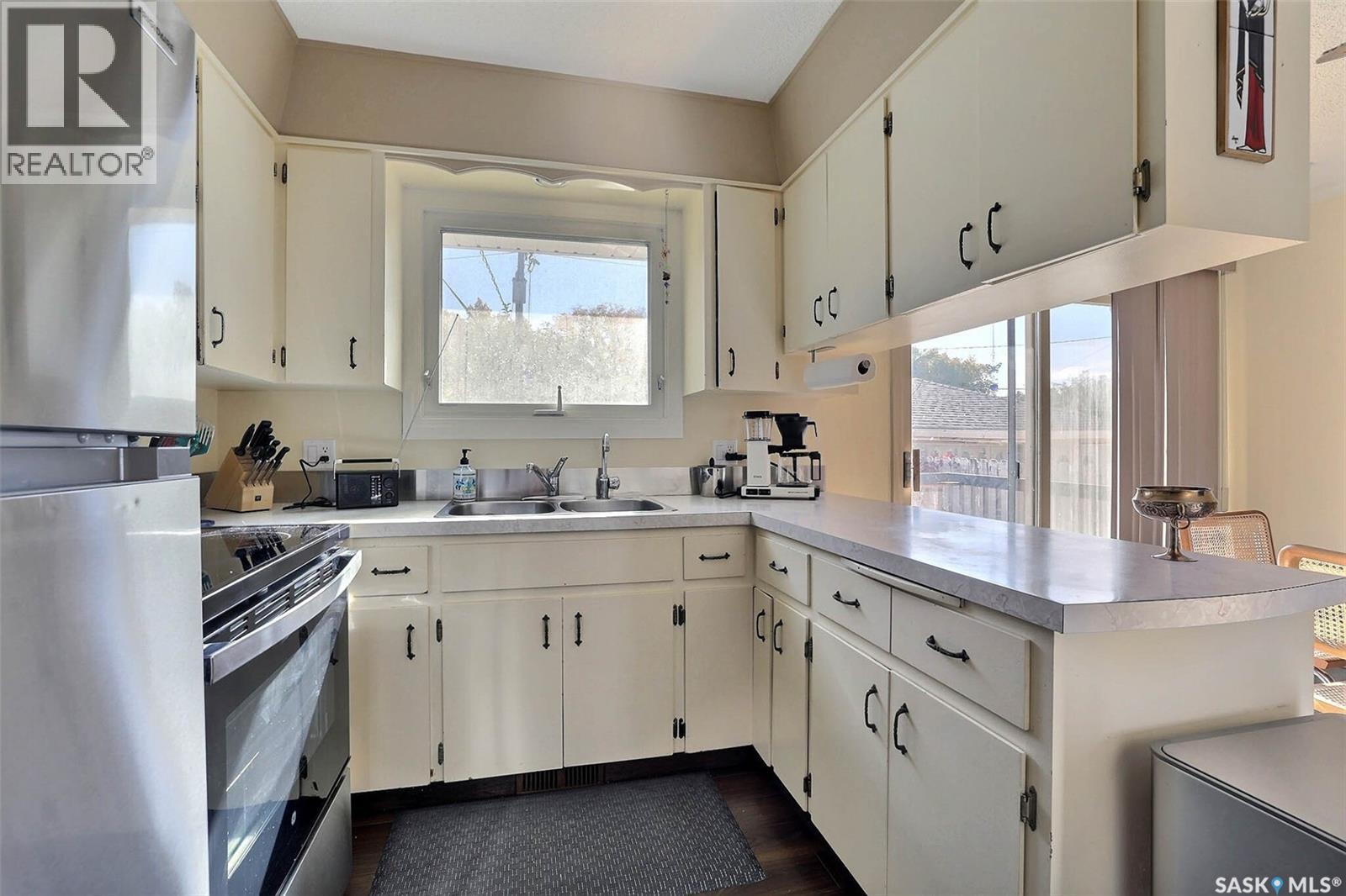 1425 9th Avenue N, Regina, Saskatchewan  S4R 0E6 - Photo 10 - SK050473