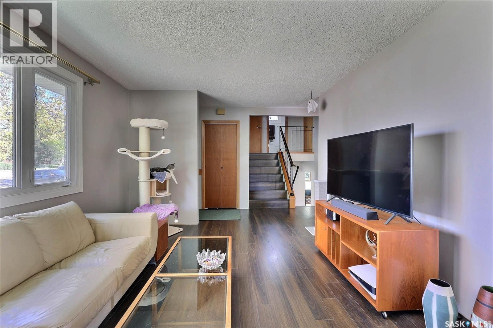 1425 9th Avenue N, Regina, Saskatchewan  S4R 0E6 - Photo 5 - SK050473