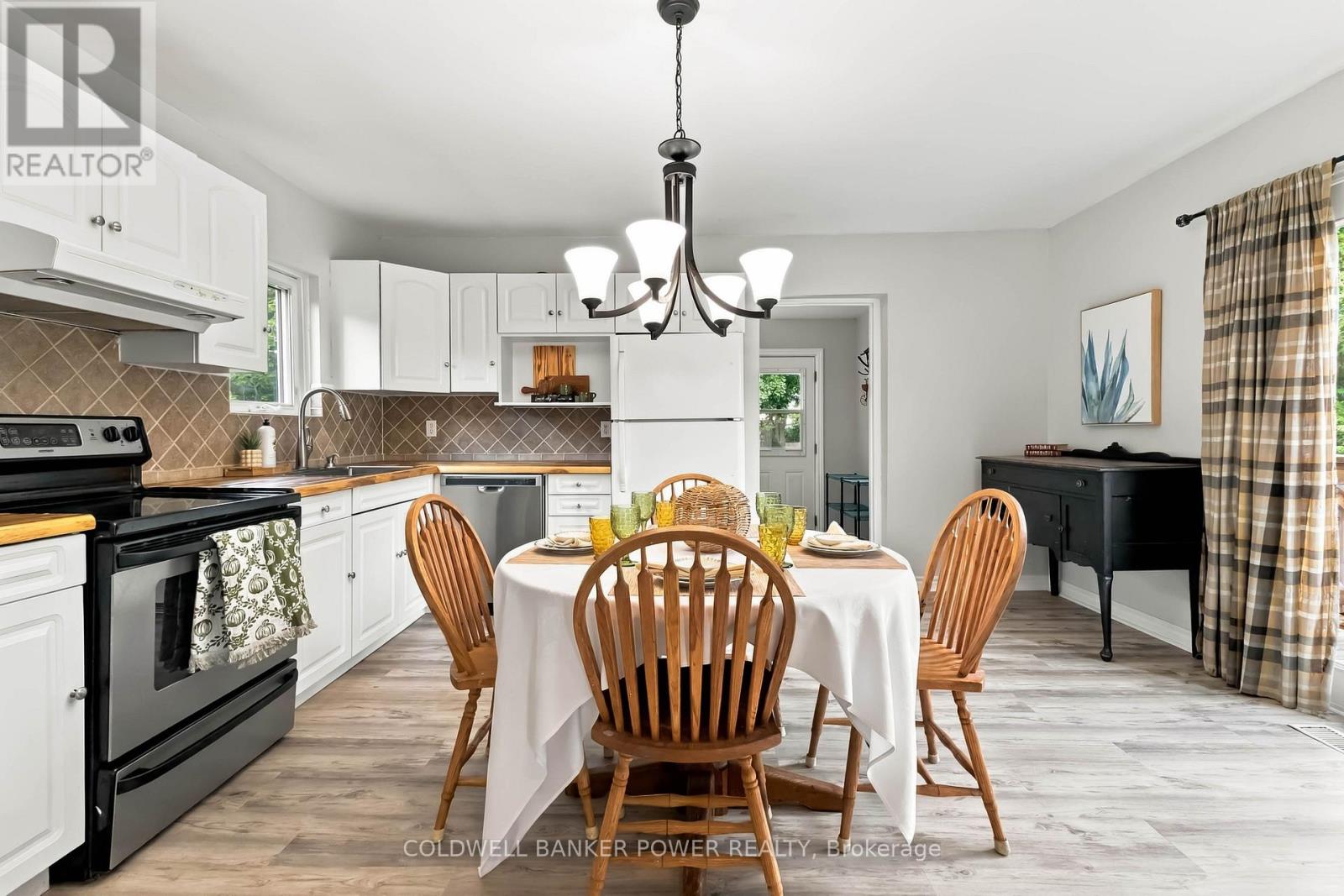 168 William Street, North Middlesex, Ontario  N0M 1A0 - Photo 9 - X13868216