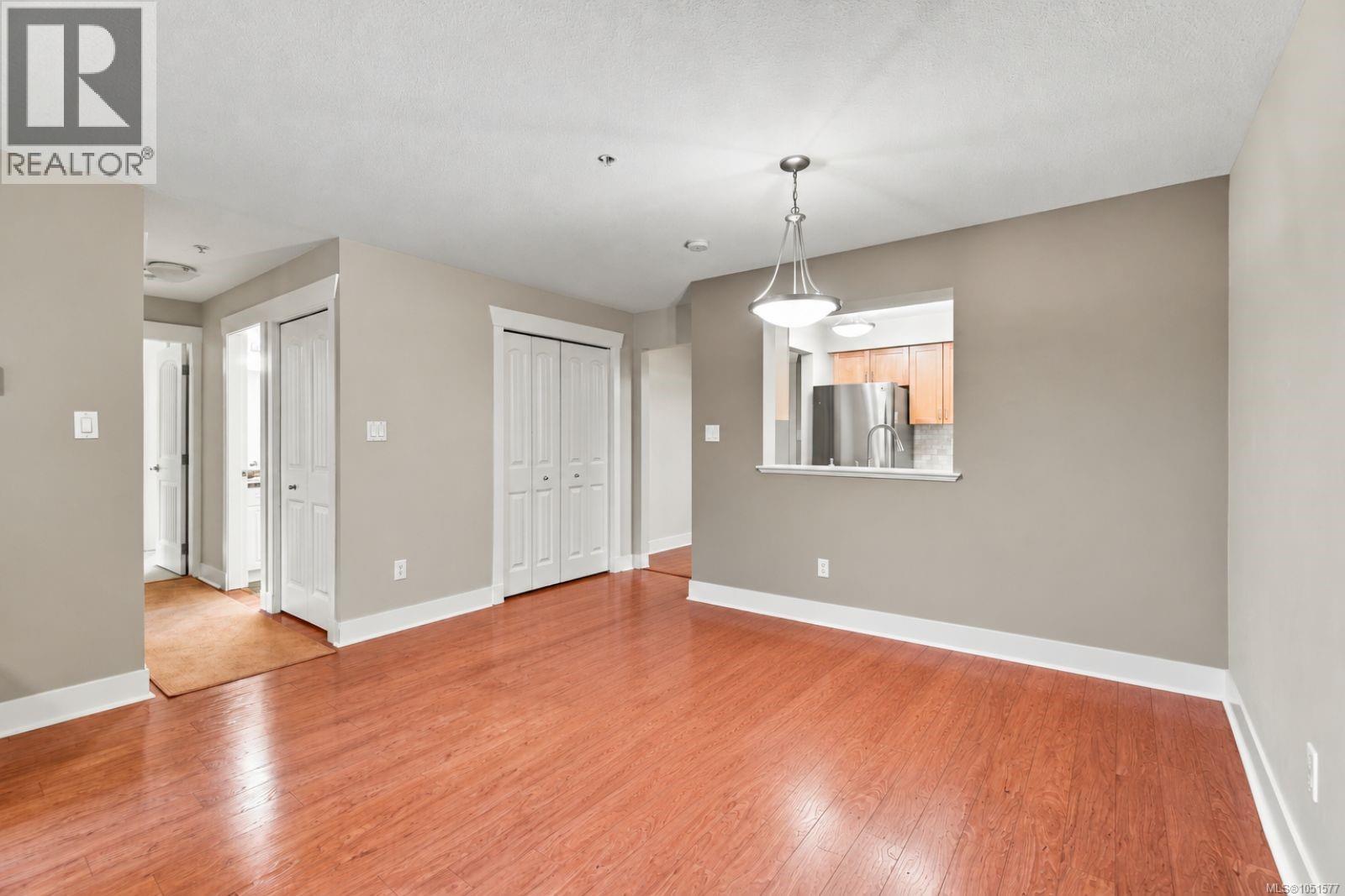 204 1620 Townsite Rd