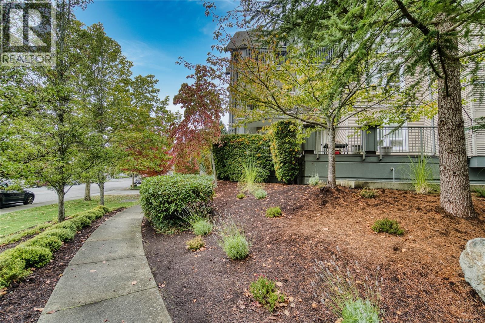 204 1620 Townsite Rd