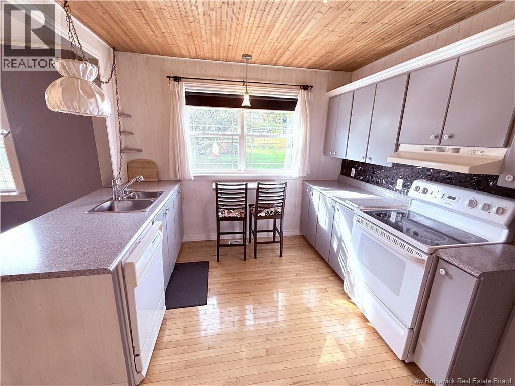 841 Main Street, Woodstock, New Brunswick  E7M 2G5 - Photo 11 - NB149113