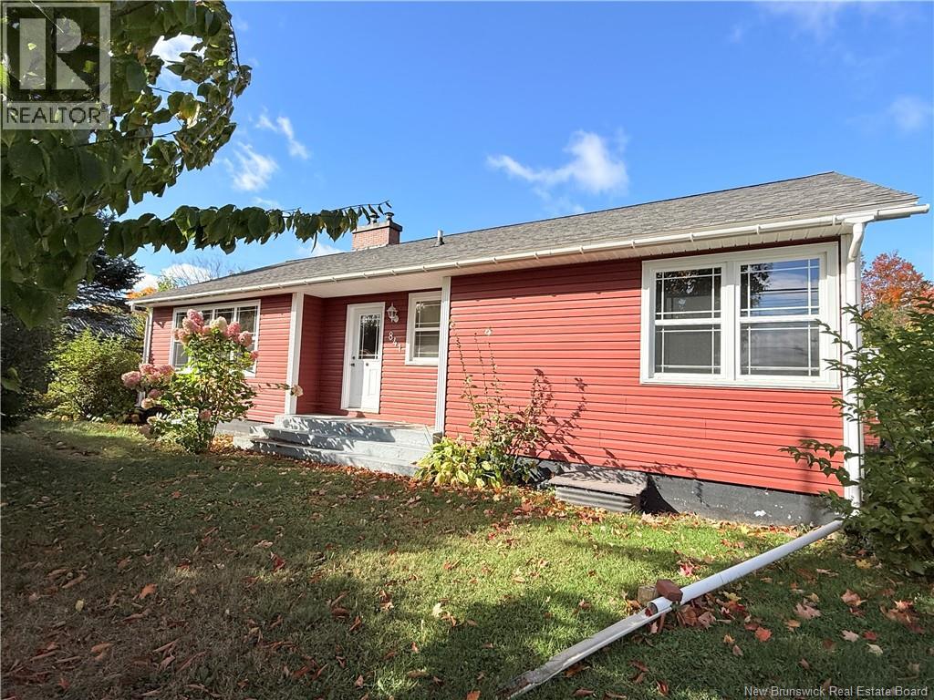 841 Main Street, Woodstock, New Brunswick  E7M 2G5 - Photo 2 - NB149113