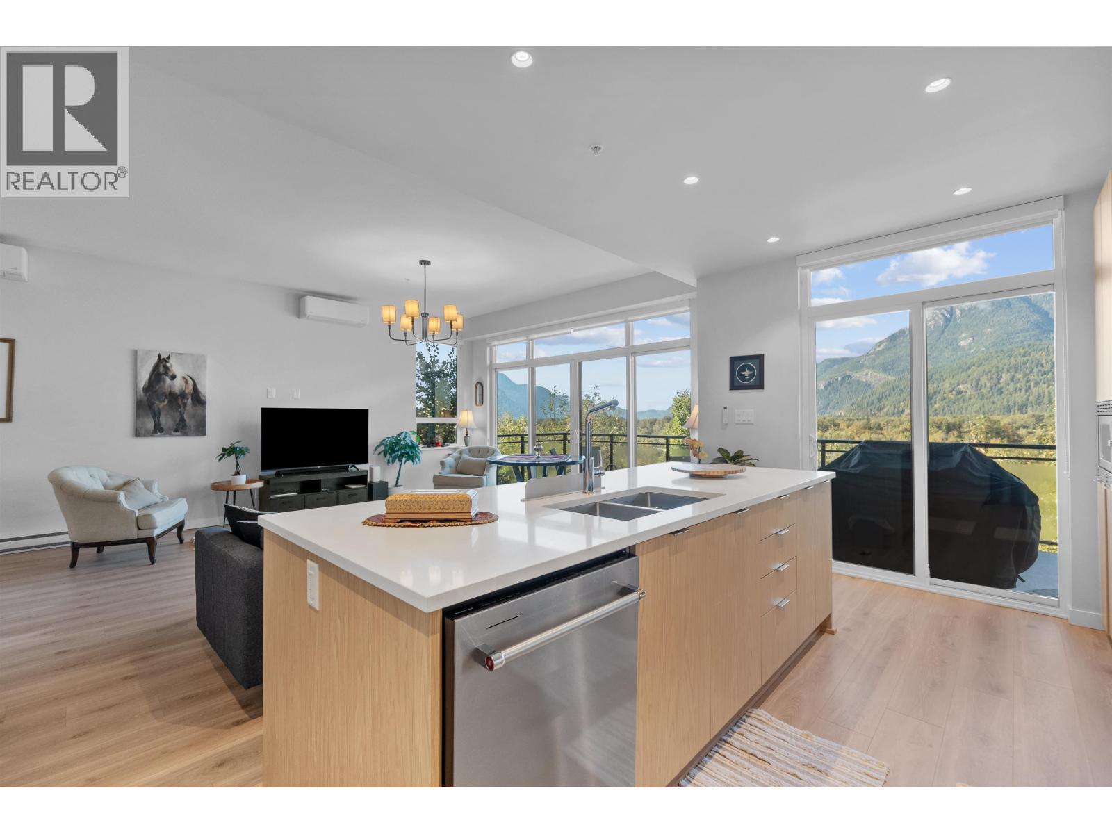 41245 Highline Place, Squamish, British Columbia  V8B 1C2 - Photo 13 - R3172836