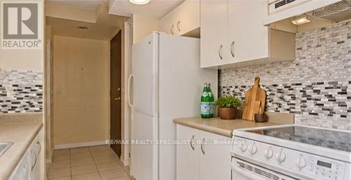 411 - 2565 Erin Centre Boulevard, Mississauga, Ontario  L5M 6Z8 - Photo 3 - W13207182
