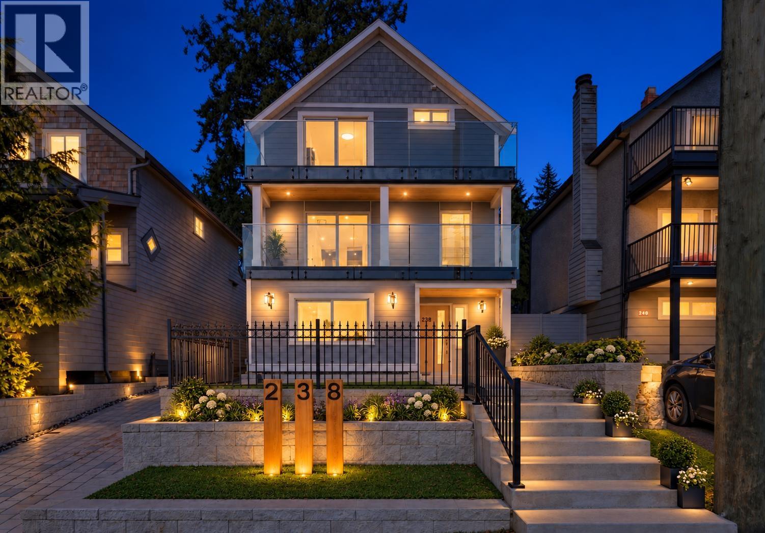 238 E 28TH STREET, North Vancouver, British Columbia