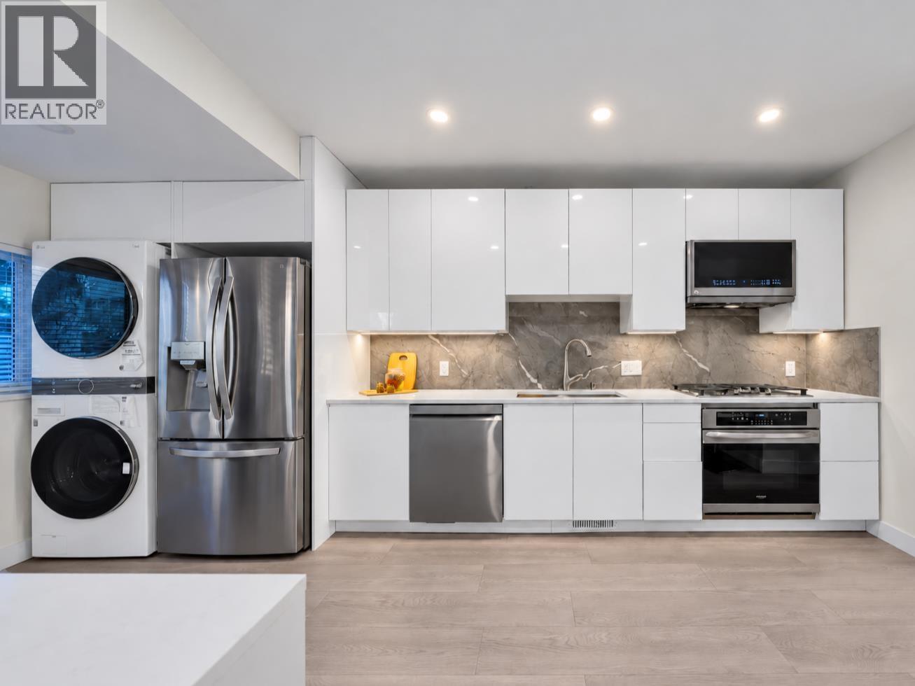 238 E 28th Street, North Vancouver, British Columbia  V7N 1C2 - Photo 9 - R3172876