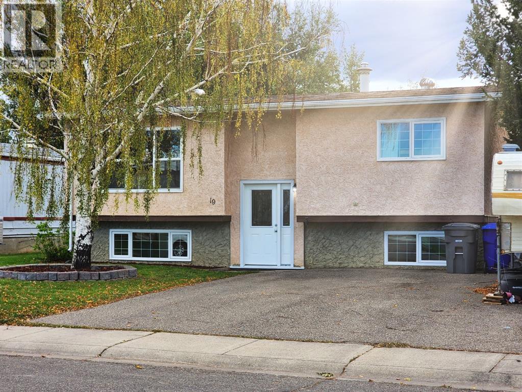 19 Willow Road W