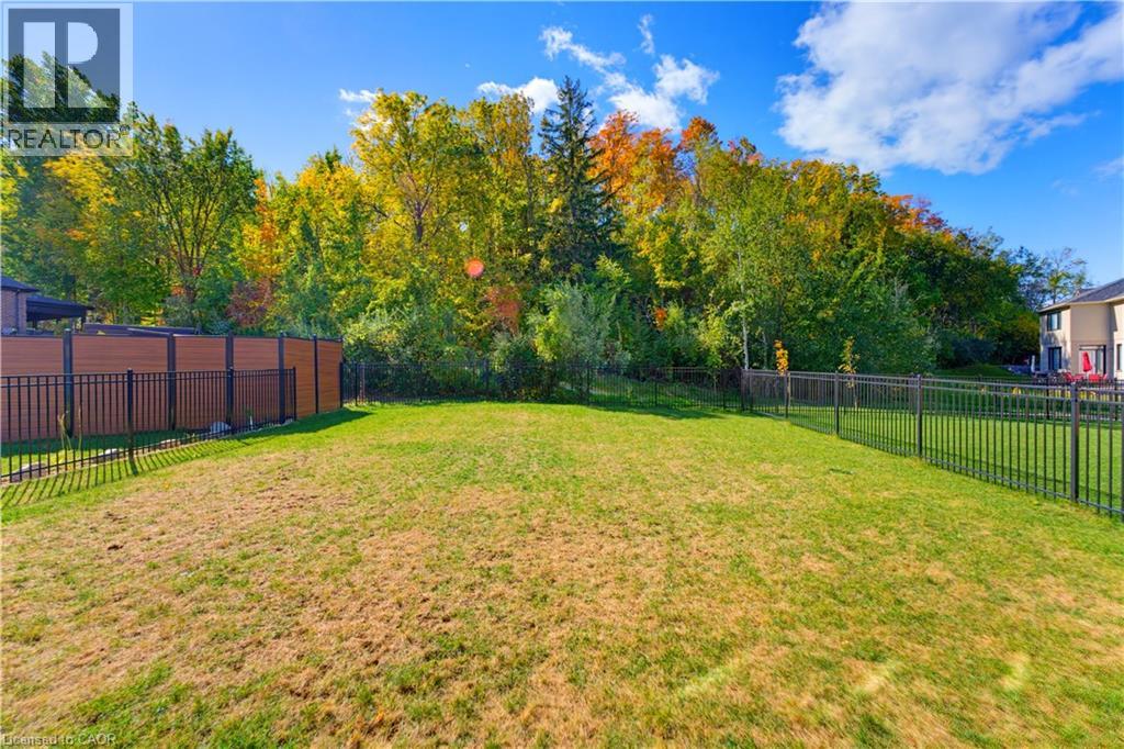 283 Otterbein Road, Kitchener, Ontario N2B 0A7 - Photo 37 - 40869002