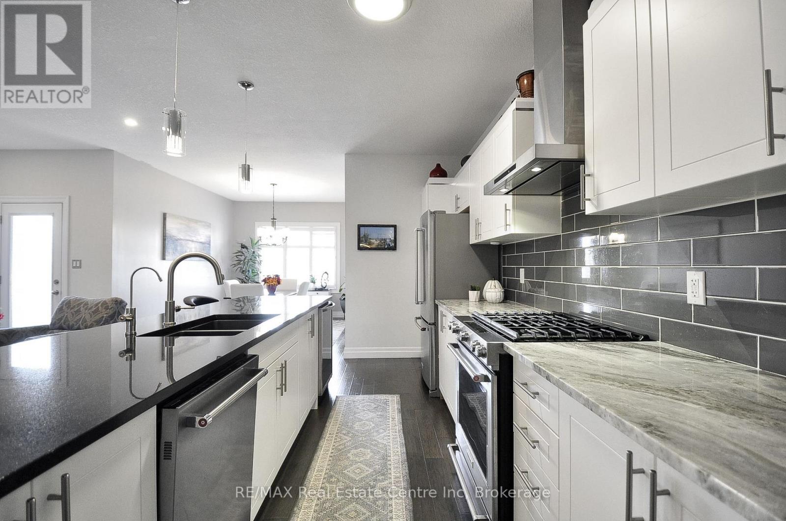 318 Fairway Road, Woodstock, Ontario  N4T 0A4 - Photo 12 - X13868186